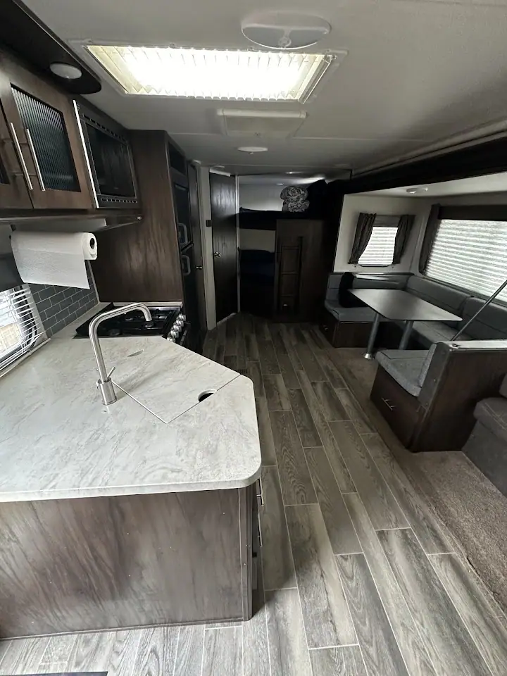 Twenty2 Avenue Rv Rentals, RV rental in Taft