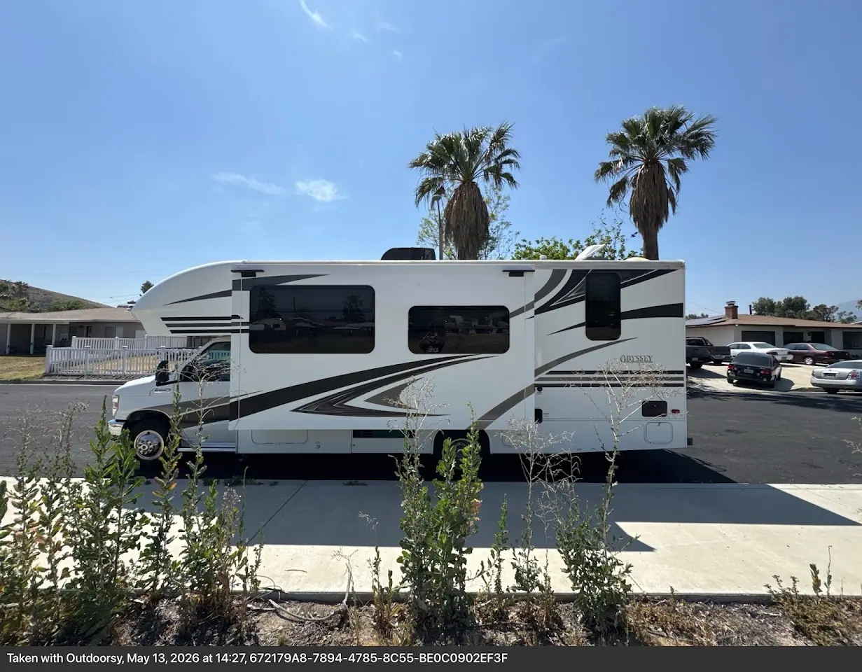 Adventure RV, RV rental in San Bernardino