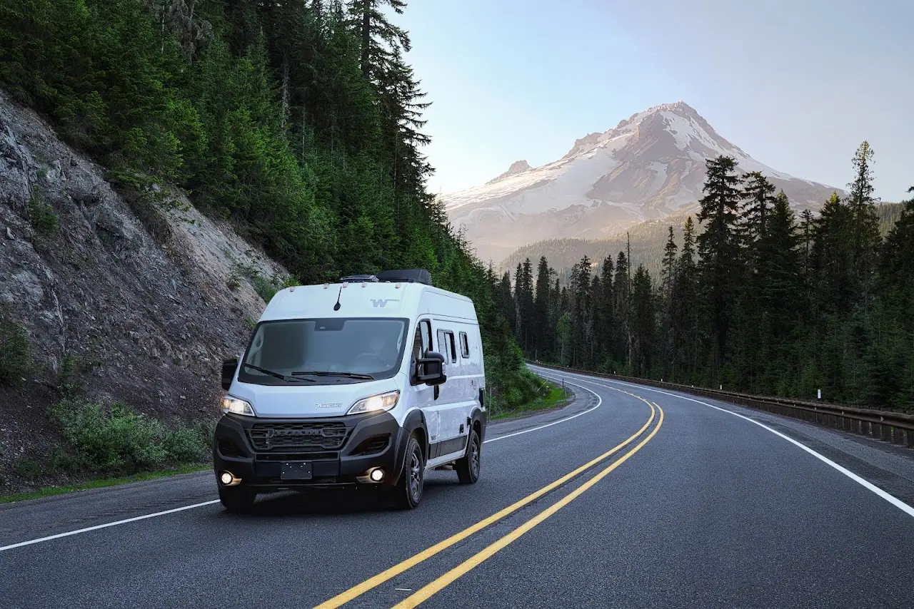 Blacksford - Seattle RV Rentals, RV rental in Des Moines