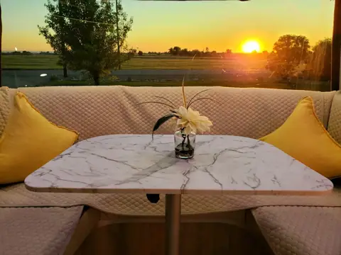 FOR SALE: Sol Horizon RV Rental photo 3