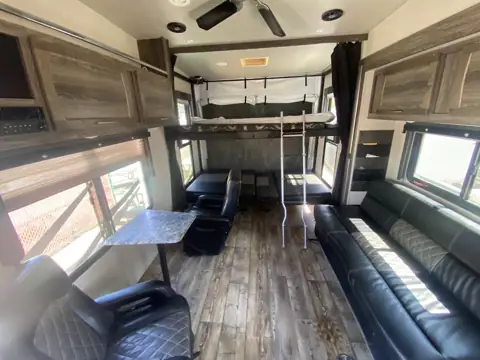 Vail lake Campers 4 rent photo 3