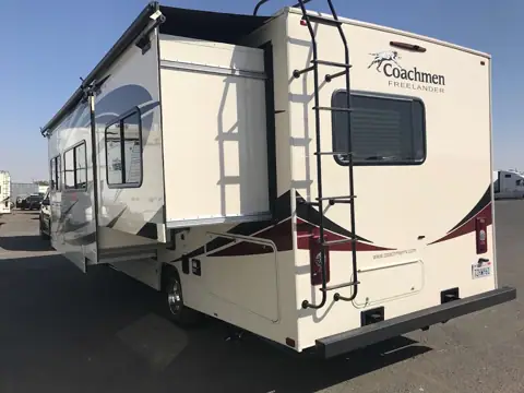 Elijah RVs RV Rental photo 3