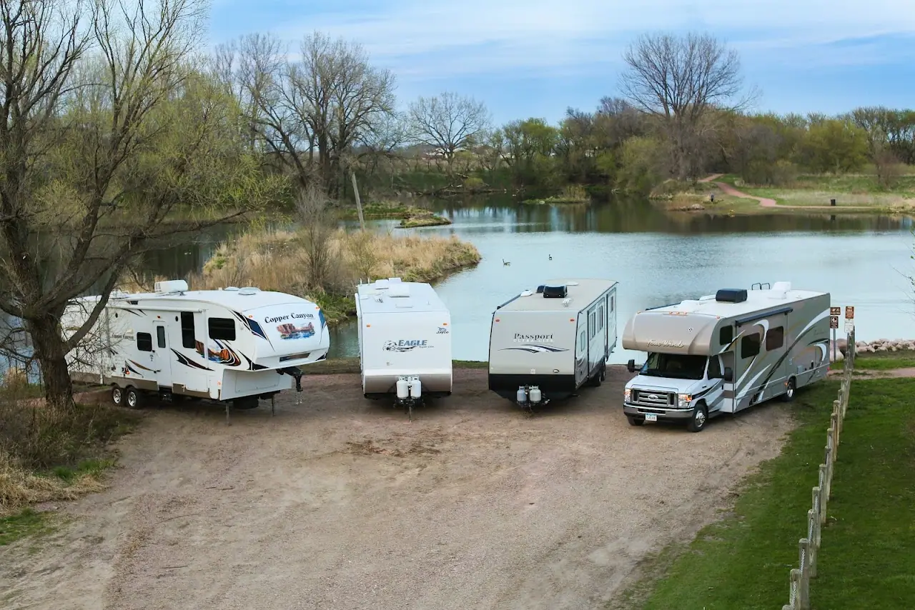 Zomer RV & Rentals, RV rental in Orange City