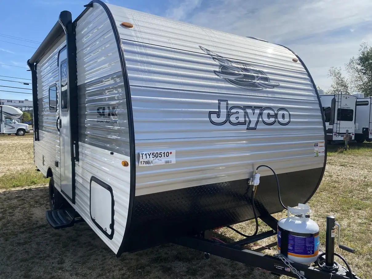 Your Family Getaway LLC, RV rental in Otisfield