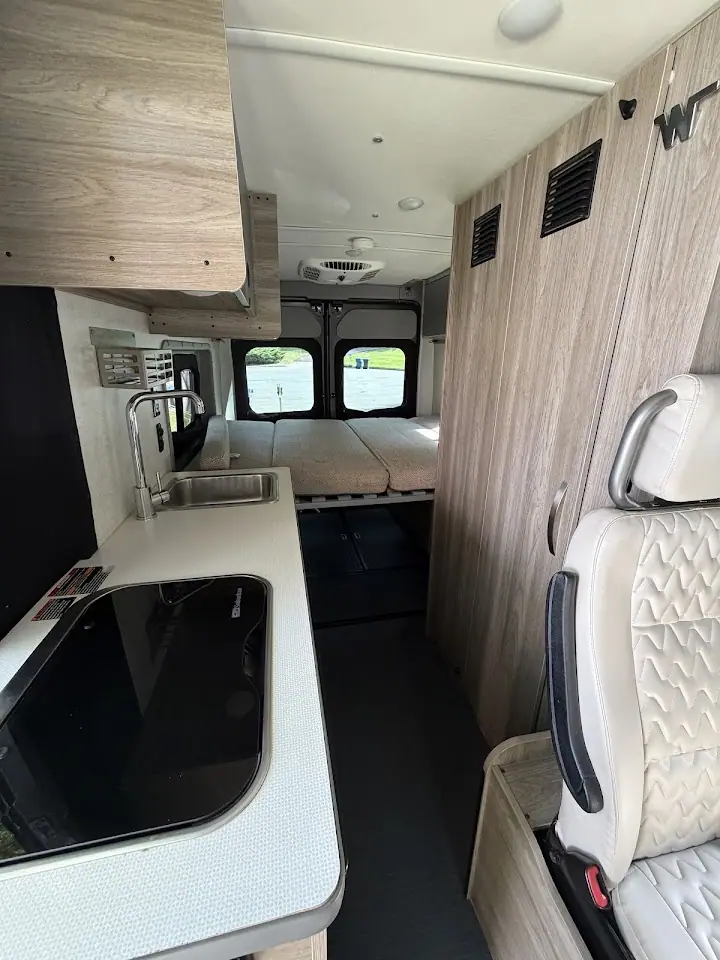 B&W RV rentals, RV rental in Chantilly