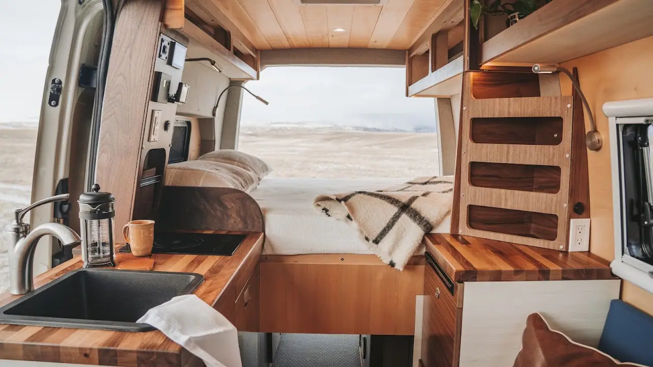 Tierra Traveler - Camper Van Rentals in Montana, RV rental in Livingston