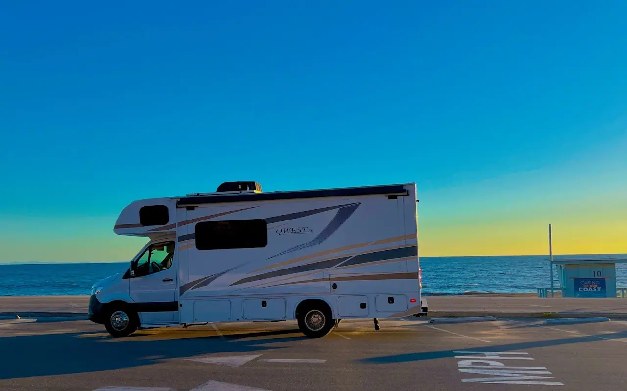 GOoD DAY LUXURY RV Suite LLC, RV rental in Woodland Hills