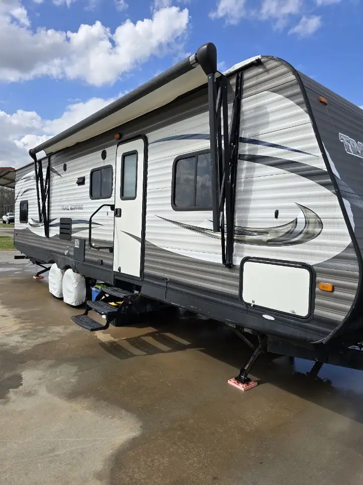 Cypress Country RV Rental LLC, RV rental in Florien