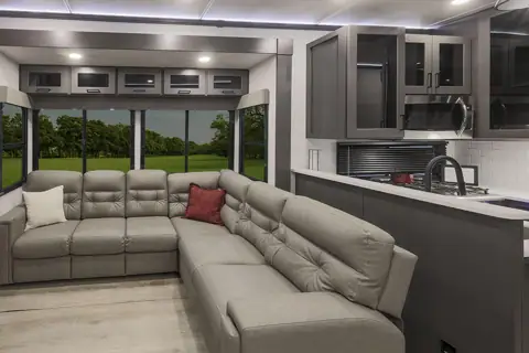 Iowa RV Rental photo 2
