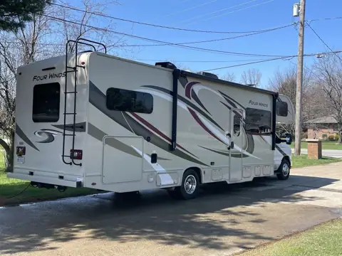 Memory Maker RV Rental photo 3