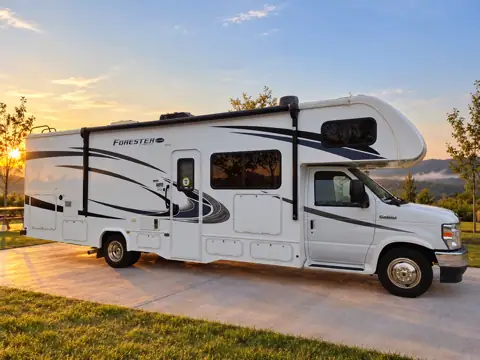 White Oak Camper Rentals in Newnan, GA