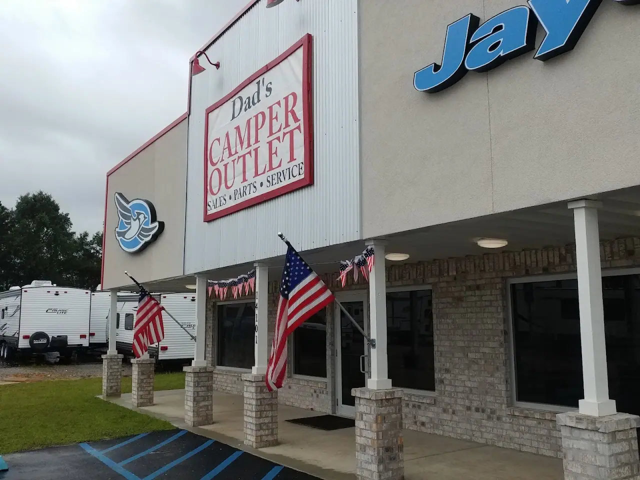 Dads Camper Outlet, RV rental in Gulfport