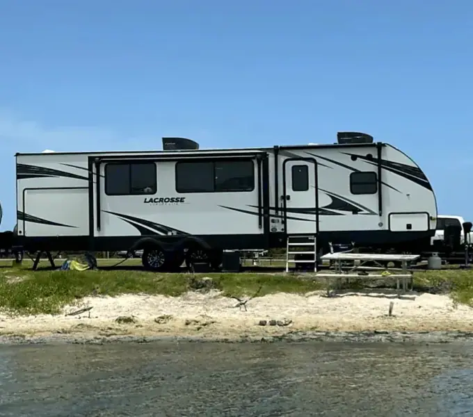 RVEEDOM, RV rental in Lexington