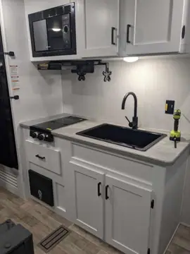 Mountain state RV rental photo 3