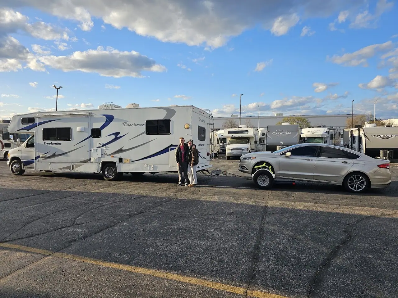 Hometown RV, RV rental in Carol Stream