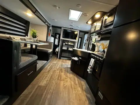 RV'S ADVENTURE FL, LLC in Kissimmee, FL