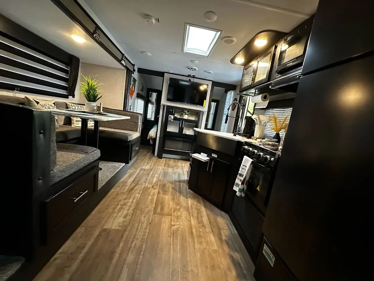 RV'S ADVENTURE FL, LLC, RV rental in Kissimmee