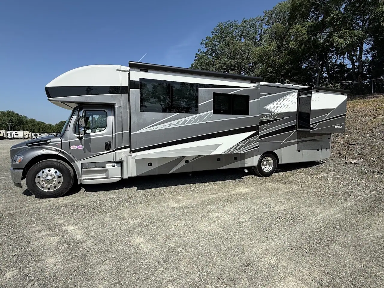 Shalom RV Rentals LLC, RV rental in Washington Boro
