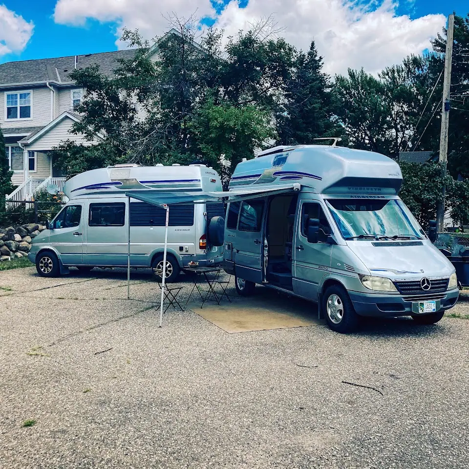 Van.Hof.Wagons LLC - RV Rentals, Minneapolis, RV rental in Minneapolis