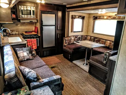 Cindy's RV Rental photo 2