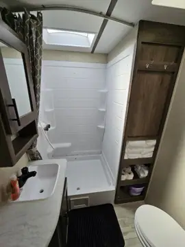 Rent R RV photo 3