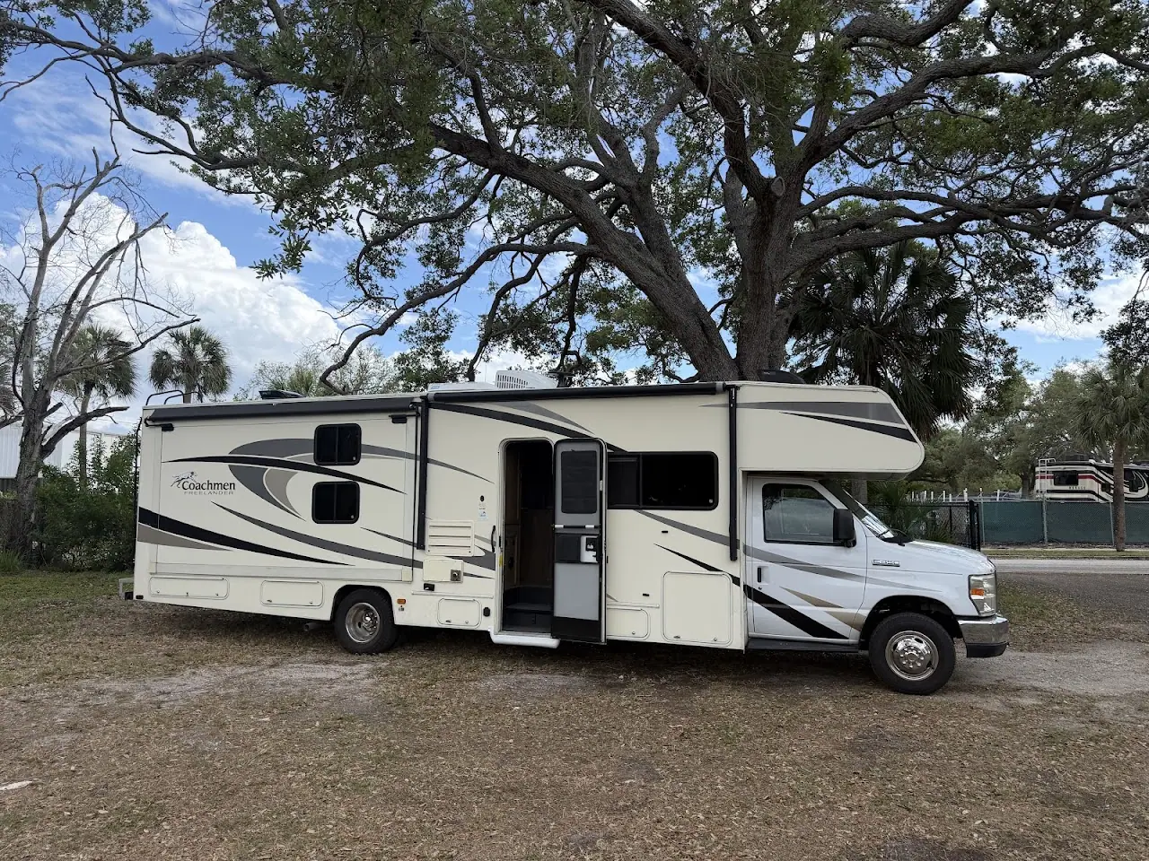 ACW RV Rentals, RV rental in Valrico